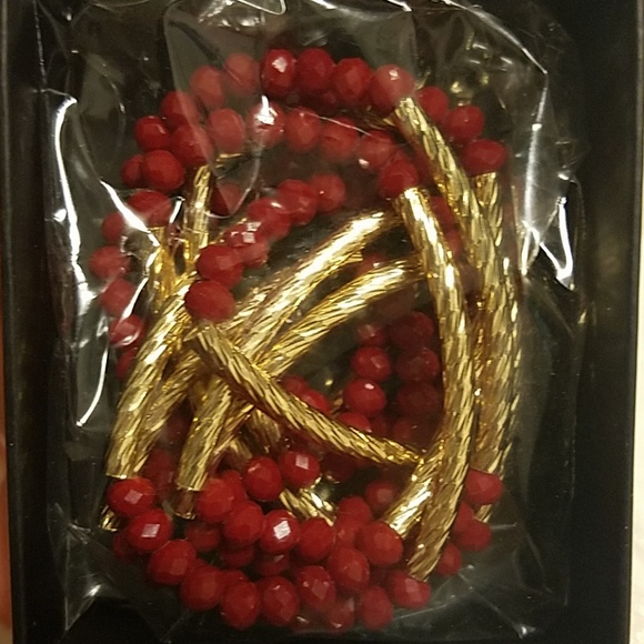 Shimmery Beaded Stretch Bracelet Set, red. - Picture 3 of 3